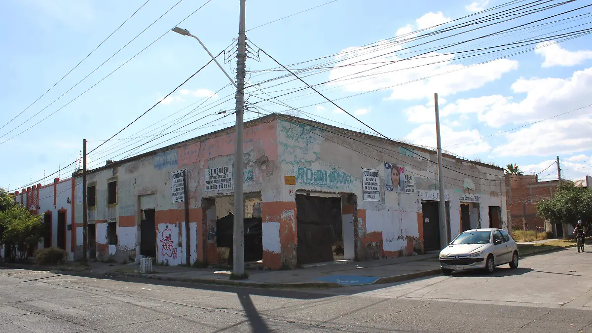 CASA ABANDONADA Y CLAUSURADA (3)